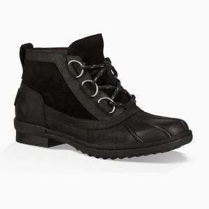 Women's UGG Heather Duck Boot size 9.5 winter boot